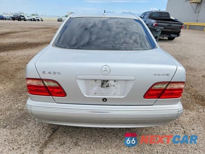 Zdjęcie 6 z 12 samochodu: 2000 MERCEDES-BENZ E 430 VIN:WDBJF83J6YX034323 - miniatura