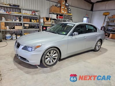 2004 BMW 545 I WBANB335X4B112594 - główne zdjęcie licytacji z USA - miniatura