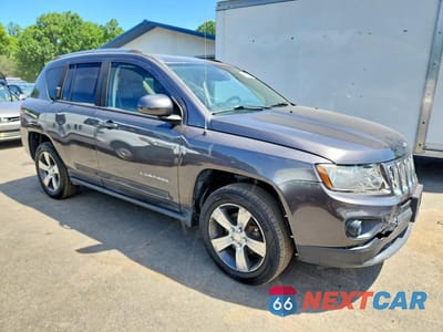 Czwarte zdjęcie samochodu z boku: 2016 JEEP COMPASS LATITUDE VIN:1C4NJDEB6GD598263 - miniatura
