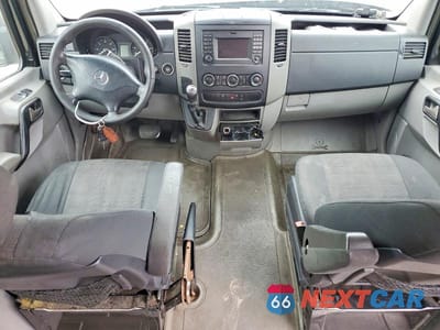 Zdjęcie 8 z 14 samochodu: 2014 MERCEDES-BENZ SPRINTER DELIVERY VAN VIN:WDZPE8CC2E5940377 - miniatura
