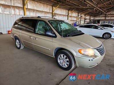 Czwarte zdjęcie samochodu z boku: 2005 CHRYSLER TOWN & COUNTRY TOURING VIN:2C4GP54L15R524654 - miniatura