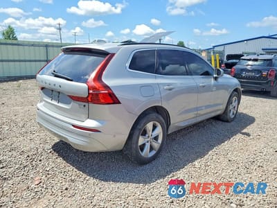 Trzecie zdjęcie samochodu z tyłu: 2022 VOLVO XC60 B5 MOMENTUM VIN:YV4L12RK1N1034909 - miniatura