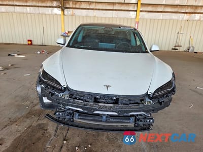 Piąte zdjęcie samochodu w środku: 2024 TESLA MODEL 3 VIN:5YJ3E1EAXRF730521 - miniatura