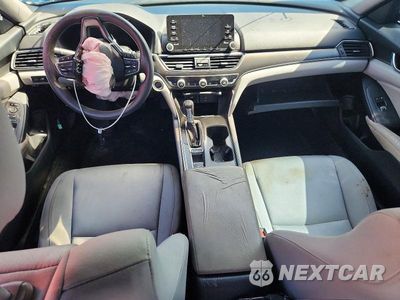 Zdjęcie 8 z 13 samochodu: 2018 HONDA ACCORD LX VIN:1HGCV1F13JA071520 - miniatura