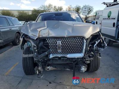 Piąte zdjęcie samochodu w środku: 2019 LINCOLN NAVIGATOR RESERVE VIN:5LMJJ2LT3KEL10239 - miniatura