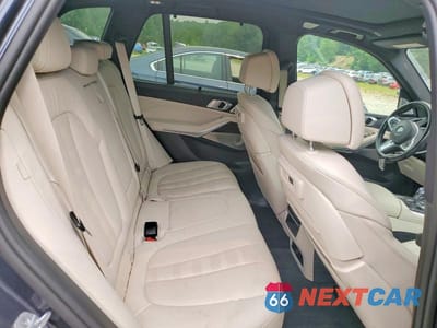 Zdjęcie 11 z 14 samochodu: 2021 BMW X5 M50I VIN:5UXJU4C02M9G00551 - miniatura