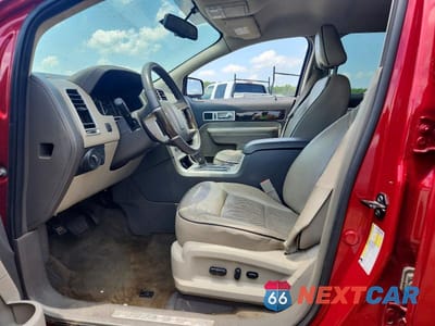 Zdjęcie 7 z 13 samochodu: 2008 LINCOLN MKX VIN:2LMDU88C68BJ30233 - miniatura