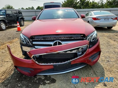 Piąte zdjęcie samochodu w środku: 2017 MERCEDES-BENZ E 300 4MATIC VIN:WDDZF4KB2HA193517 - miniatura