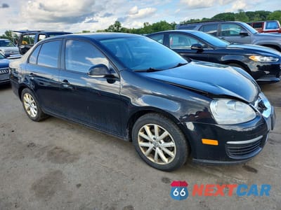 Czwarte zdjęcie samochodu z boku: 2010 VOLKSWAGEN JETTA SE VIN:3VWRZ7AJ2AM121878 - miniatura