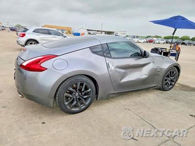 Trzecie zdjęcie samochodu z tyłu: 2016 NISSAN 370Z BASE VIN:JN1AZ4EH3GM930254 - miniatura