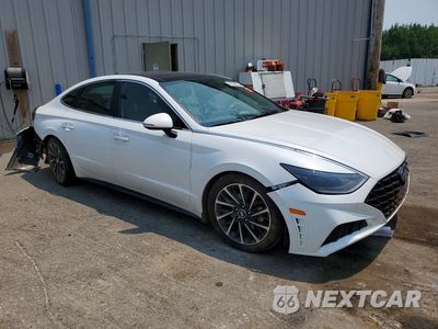 Czwarte zdjęcie samochodu z boku: 2021 HYUNDAI SONATA LIMITED VIN:5NPEH4J27MH108629 - miniatura