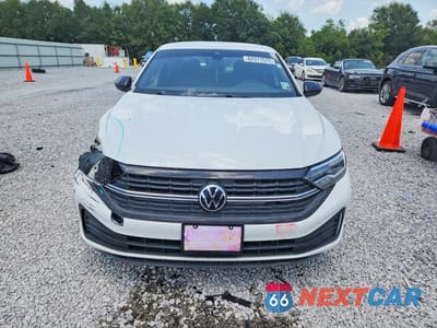 Piąte zdjęcie samochodu w środku: 2024 VOLKSWAGEN JETTA SPORT VIN:3VWBM7BU0RM052189 - miniatura