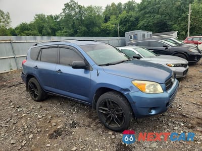 Czwarte zdjęcie samochodu z boku: 2007 TOYOTA RAV4 BASE VIN:JTMBD33V475118569 - miniatura