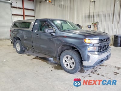 Czwarte zdjęcie samochodu z boku: 2019 CHEVROLET SILVERADO K1500 VIN:3GCNYAEF2KG175821 - miniatura