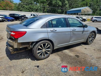 Trzecie zdjęcie samochodu z tyłu: 2014 CHRYSLER 200 LIMITED VIN:1C3CCBCG5EN136115 - miniatura