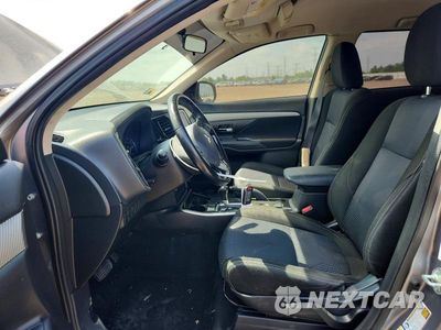 Zdjęcie 7 z 12 samochodu: 2018 MITSUBISHI OUTLANDER SE/SEL/LE VIN:JA4AD3A32JZ017229 - miniatura