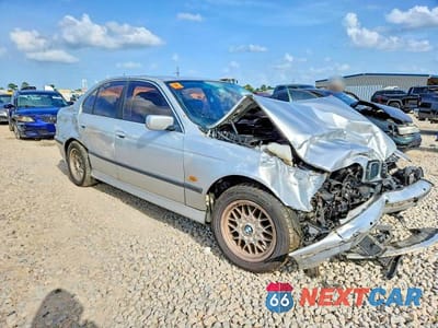 Czwarte zdjęcie samochodu z boku: 1999 BMW 528 I AUTOMATIC VIN:WBADM6339XBY30499 - miniatura