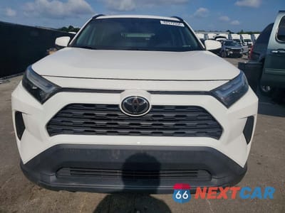 Piąte zdjęcie samochodu w środku: 2022 TOYOTA RAV4 XLE VIN:2T3W1RFV6NC188543 - miniatura