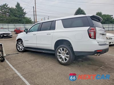Drugie zdjęcie samochodu z przodu: 2021 CHEVROLET SUBURBAN K1500 HIGH COUNTRY VIN:1GNSKGKL4MR403359 - miniatura