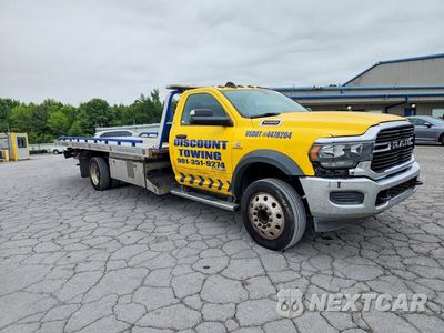 Czwarte zdjęcie samochodu z boku: 2019 RAM 5500 VIN:3C7WRMDL7KG645726 - miniatura