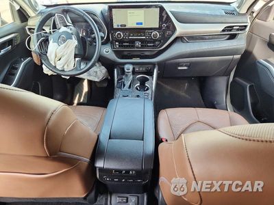 Zdjęcie 8 z 13 samochodu: 2025 TOYOTA HIGHLANDER HYBRID LIMITED 25TH EDITION VIN:5TDKBRCH6SS648743 - miniatura