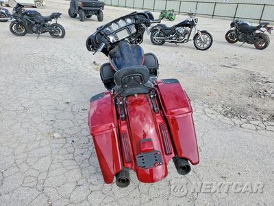 Czwarte zdjęcie samochodu z boku: 2017 HARLEY-DAVIDSON FLHXSE CVO STREET GLIDE VIN:1HD1PXF17HB951741 - miniatura