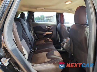 Zdjęcie 11 z 14 samochodu: 2018 JEEP CHEROKEE LATITUDE VIN:1C4PJLCB3JD611421 - miniatura