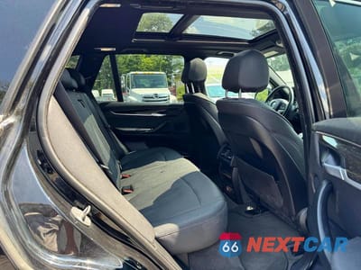 Zdjęcie 8 z 13 samochodu: 2017 BMW X5 XDRIVE35I VIN:5UXKR0C34H0V74261 - miniatura