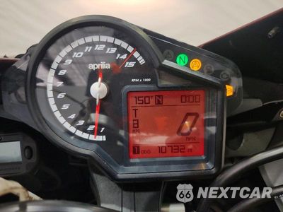 Zdjęcie 7 z 9 samochodu: 2016 APRILIA RSV4 RF VIN:ZD4RKUB02GS000221 - miniatura