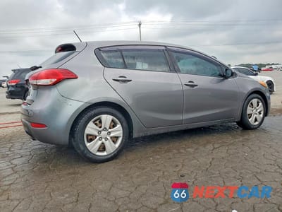 Trzecie zdjęcie samochodu z tyłu: 2016 KIA FORTE LX VIN:KNAFK5A86G5648426 - miniatura