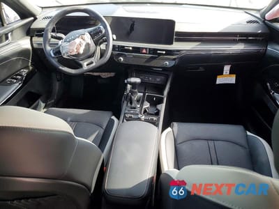 Zdjęcie 8 z 13 samochodu: 2025 KIA K5 GT LINE VIN:KNAG64J71S5364852 - miniatura