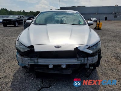 Piąte zdjęcie samochodu w środku: 2018 FORD FUSION SE VIN:3FA6P0HD9JR229815 - miniatura
