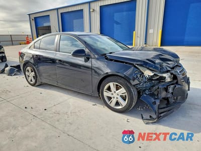 Czwarte zdjęcie samochodu z boku: 2014 CHEVROLET CRUZE VIN:1G1P75SZ9E7131860 - miniatura