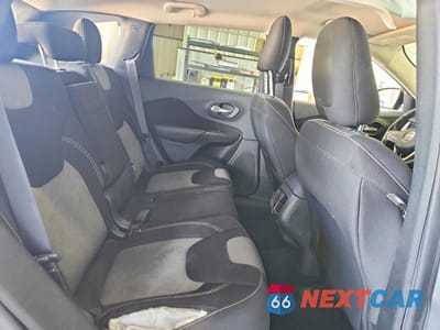 Zdjęcie 10 z 13 samochodu: 2014 JEEP CHEROKEE LATITUDE VIN:1C4PJLCBXEW232863 - miniatura