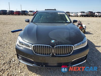 Piąte zdjęcie samochodu w środku: 2016 BMW 750 XI VIN:WBA7F2C55GG415698 - miniatura