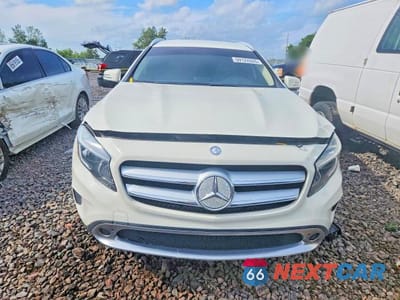 Piąte zdjęcie samochodu w środku: 2015 MERCEDES-BENZ GLA 250 VIN:WDCTG4EB4FJ169977 - miniatura