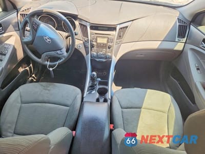 Zdjęcie 8 z 14 samochodu: 2011 HYUNDAI SONATA HYBRID VIN:KMHEC4A46BA004567 - miniatura