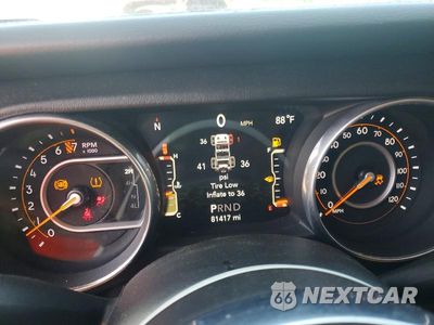 Zdjęcie 9 z 13 samochodu: 2018 JEEP WRANGLER UNLIMITED SAHARA VIN:1C4HJXEG3JW257196 - miniatura