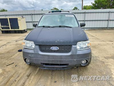 Piąte zdjęcie samochodu w środku: 2005 FORD ESCAPE XLT VIN:1FMYU031X5KB68019 - miniatura