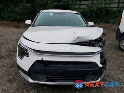 Piąte zdjęcie samochodu w środku: 2026 KIA NIRO LX VIN:KNDCP3LE4T5325081 - miniatura