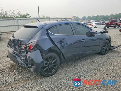 Trzecie zdjęcie samochodu z tyłu: 2017 MAZDA 3 VIN:3MZBN1L31HM143566 - miniatura