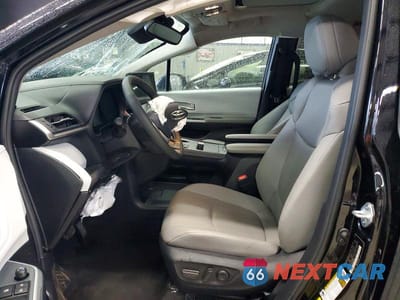 Zdjęcie 7 z 14 samochodu: 2026 TOYOTA SIENNA XLE 8-PASSENGER VIN:5TDYRKEC0TS293021 - miniatura