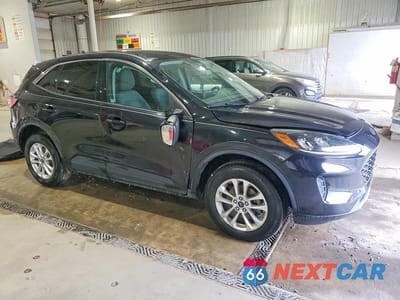 Czwarte zdjęcie samochodu z boku: 2022 FORD ESCAPE SE VIN:1FMCU9G61NUA07535 - miniatura