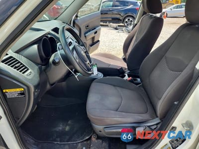 Zdjęcie 7 z 13 samochodu: 2012 KIA SOUL BASE VIN:KNDJT2A57C7402577 - miniatura