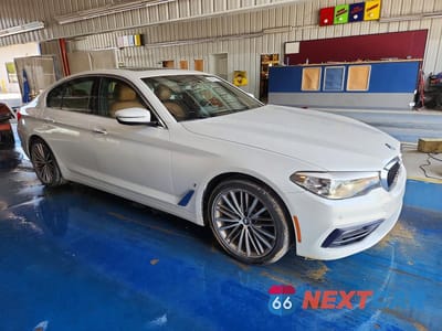 Czwarte zdjęcie samochodu z boku: 2018 BMW 530E VIN:WBAJA9C59JB249025 - miniatura