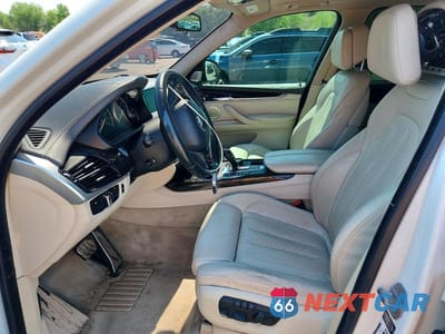 Zdjęcie 7 z 13 samochodu: 2014 BMW X5 XDRIVE50I VIN:5UXKR6C51E0C02248 - miniatura