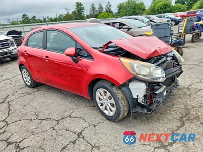 Czwarte zdjęcie samochodu z boku: 2012 KIA RIO 5-DOOR EX VIN:KNADN5A38C6031925 - miniatura