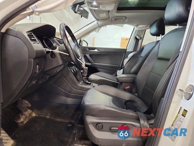 Zdjęcie 7 z 13 samochodu: 2018 VOLKSWAGEN TIGUAN VIN:3VV2B7AX7JM151831 - miniatura
