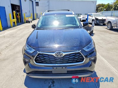 Piąte zdjęcie samochodu w środku: 2025 TOYOTA HIGHLANDER HYBRID PLATINUM VIN:5TDEBRCHXSS649164 - miniatura