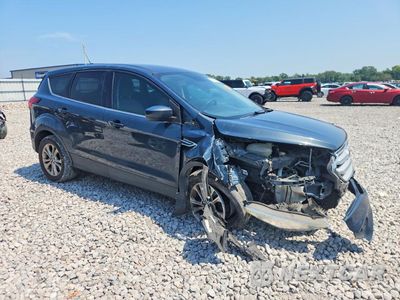 Czwarte zdjęcie samochodu z boku: 2019 FORD ESCAPE SE VIN:1FMCU0GD2KUC07362 - miniatura